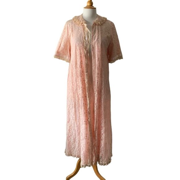 Vintage 1960s Odette Barsa Pink Lace Maxi Duster Robe Royalcore Regencycore M/L - Picture 9 of 10